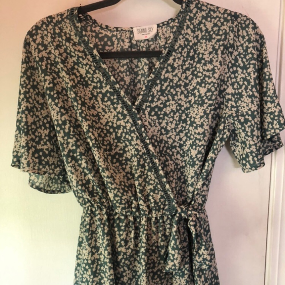 Sienna Sky flows green and white shirt